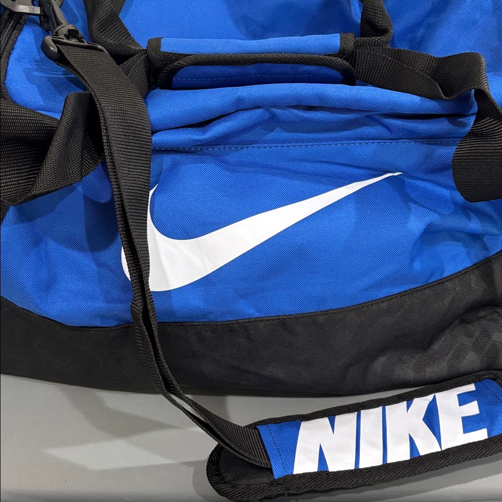 Nike Men's Blue and Black Duffel Bag - Picture 2 of 7